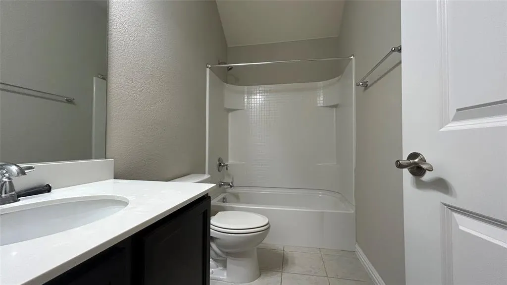 2221 Candler Club Way
