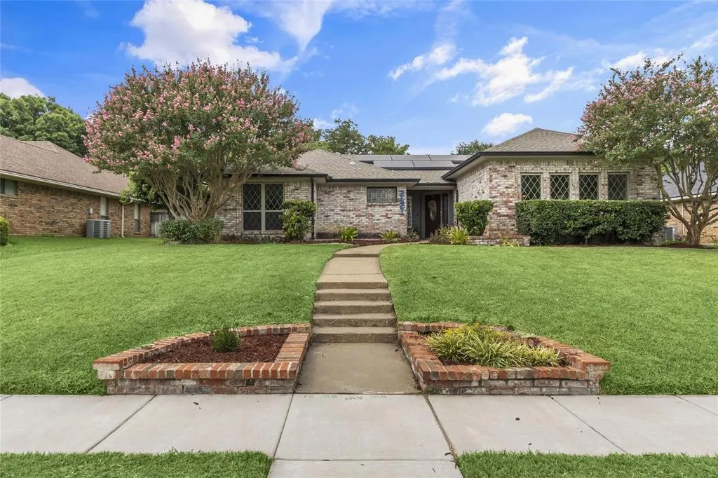 2421 Maverick Drive