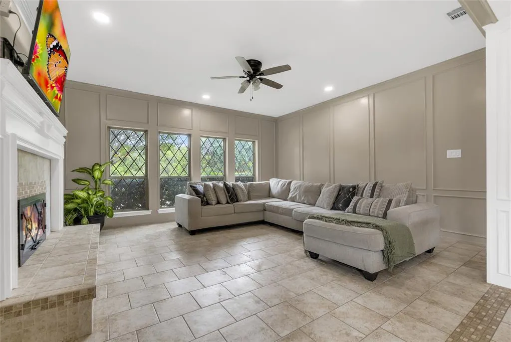2421 Maverick Drive