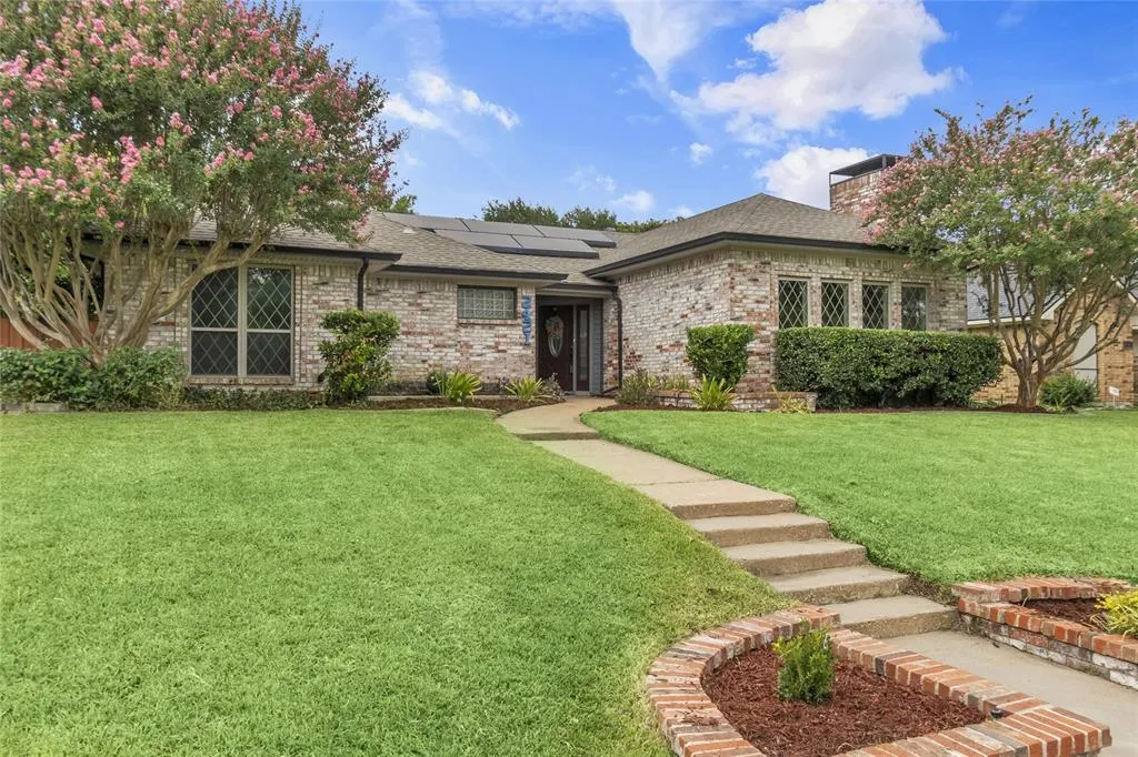 2421 Maverick Drive