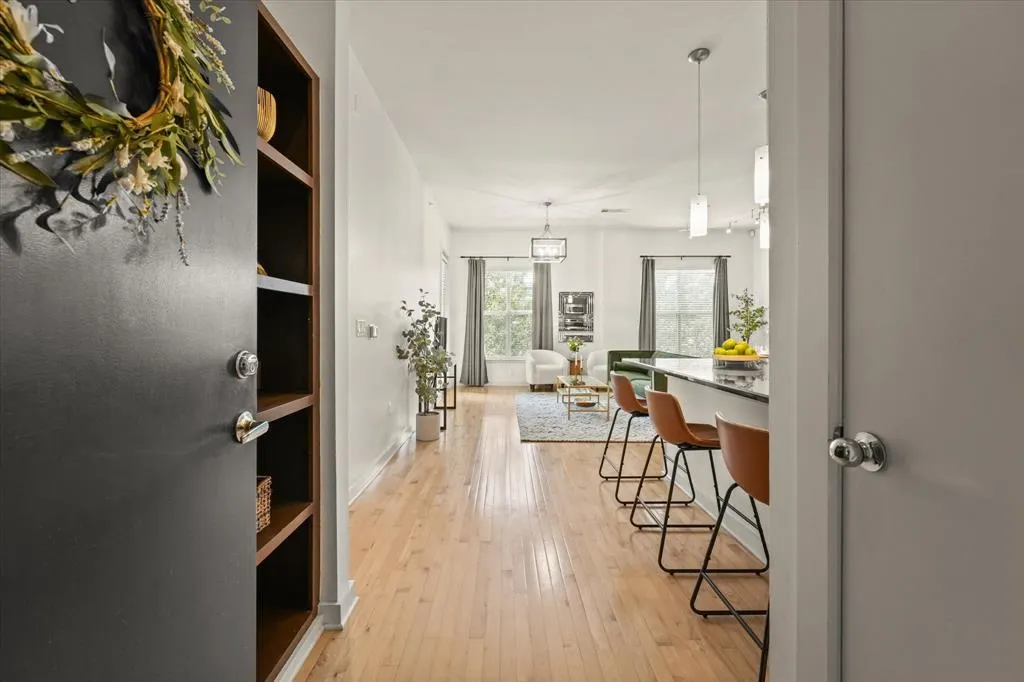 2950 Mckinney Avenue, #303