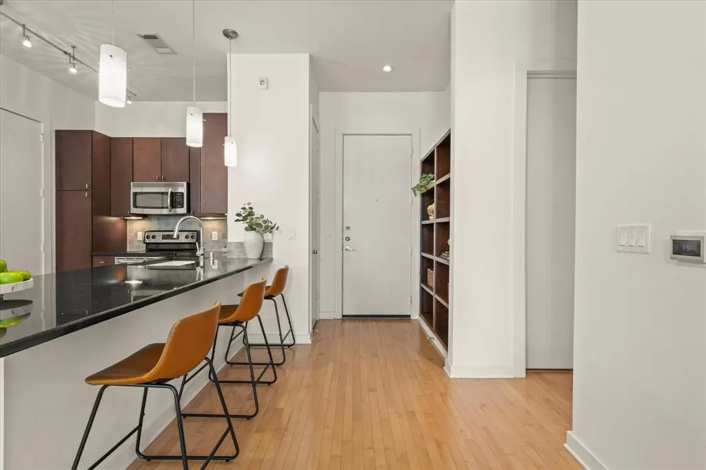 2950 Mckinney Avenue, #303