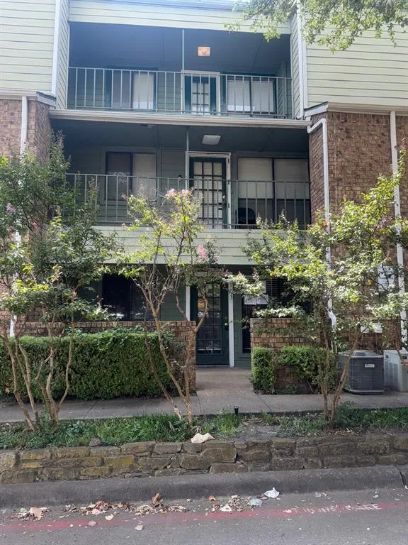 6108 Abrams Road, #103