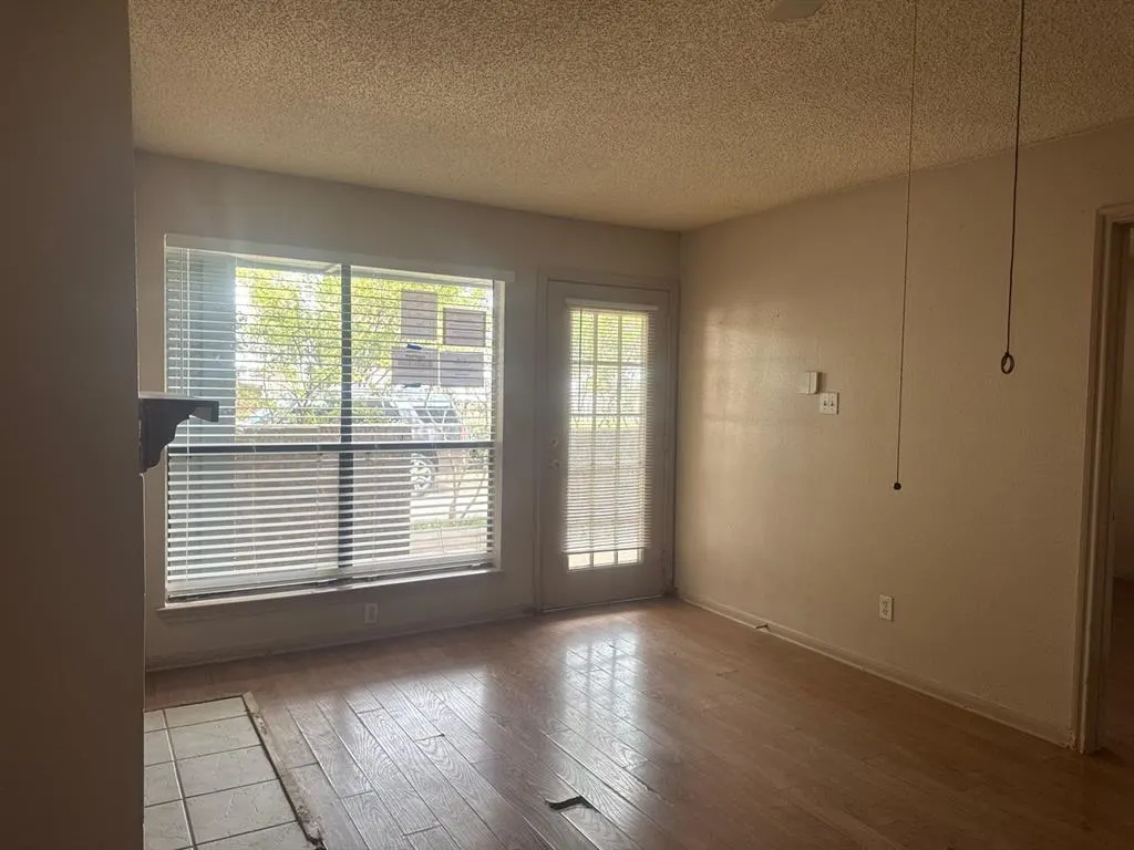 6108 Abrams Road, #103
