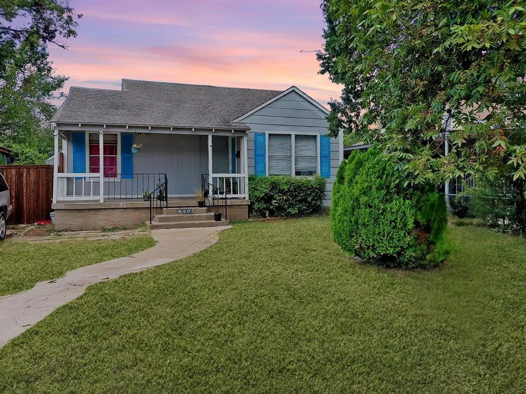 807 Hartsdale Drive