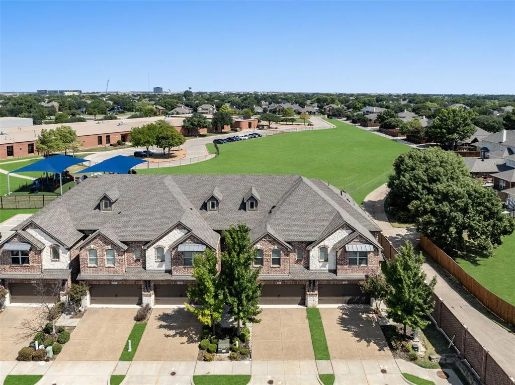 1261 Wiltshire Drive
