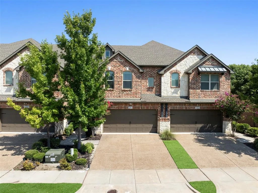 1261 Wiltshire Drive