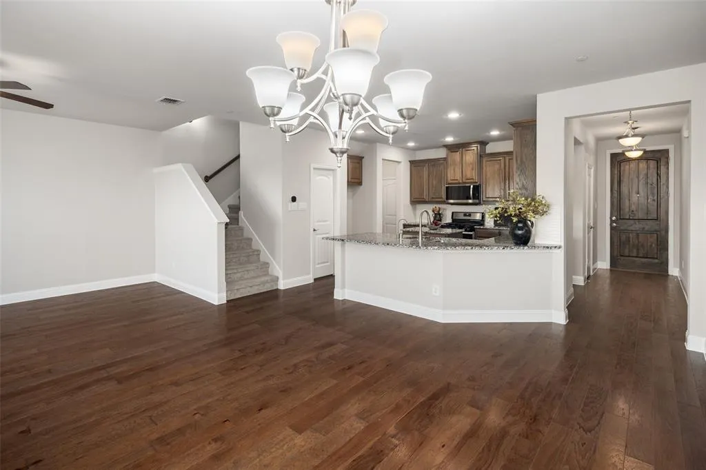 1261 Wiltshire Drive