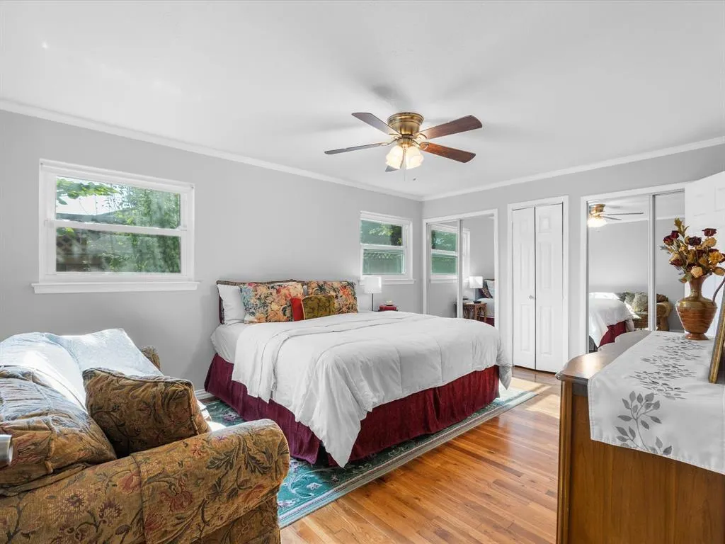 1318 Brook Valley Lane
