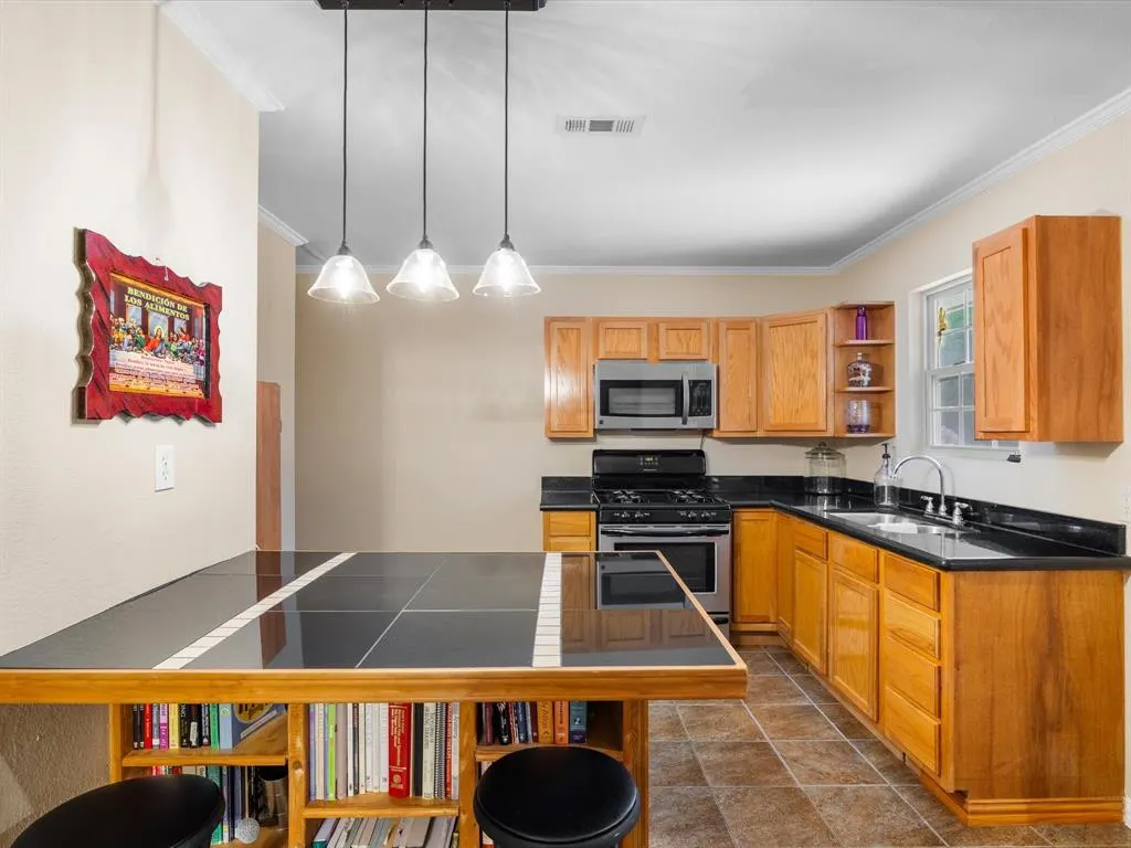 1318 Brook Valley Lane