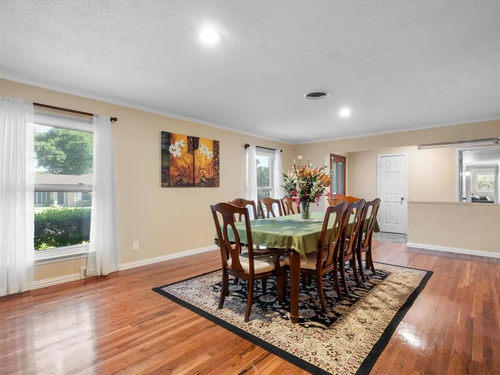 1318 Brook Valley Lane