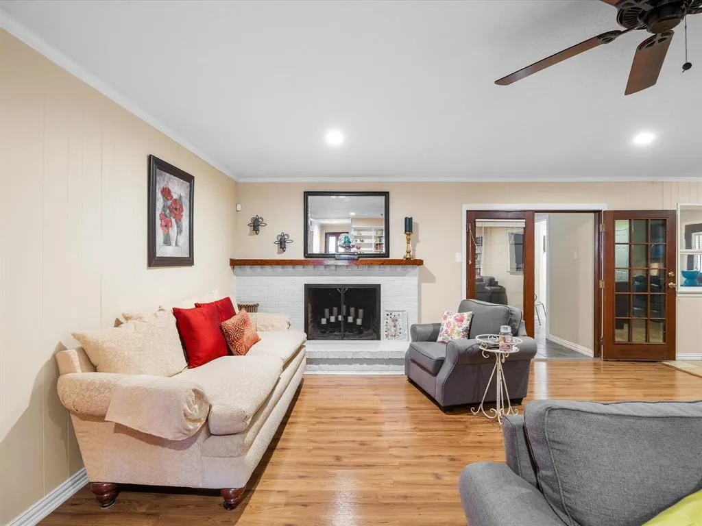 1318 Brook Valley Lane
