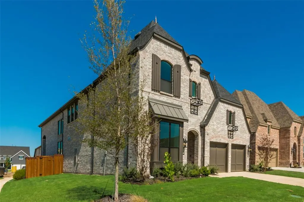 4310 Silver Spur Drive