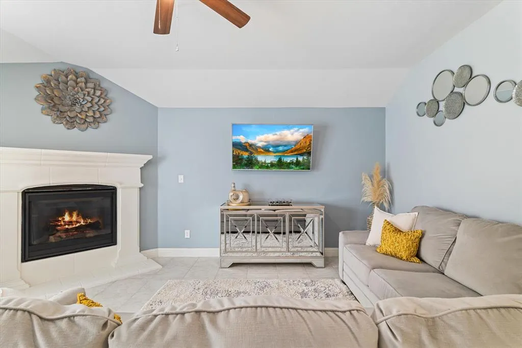 1405 Summit View Lane