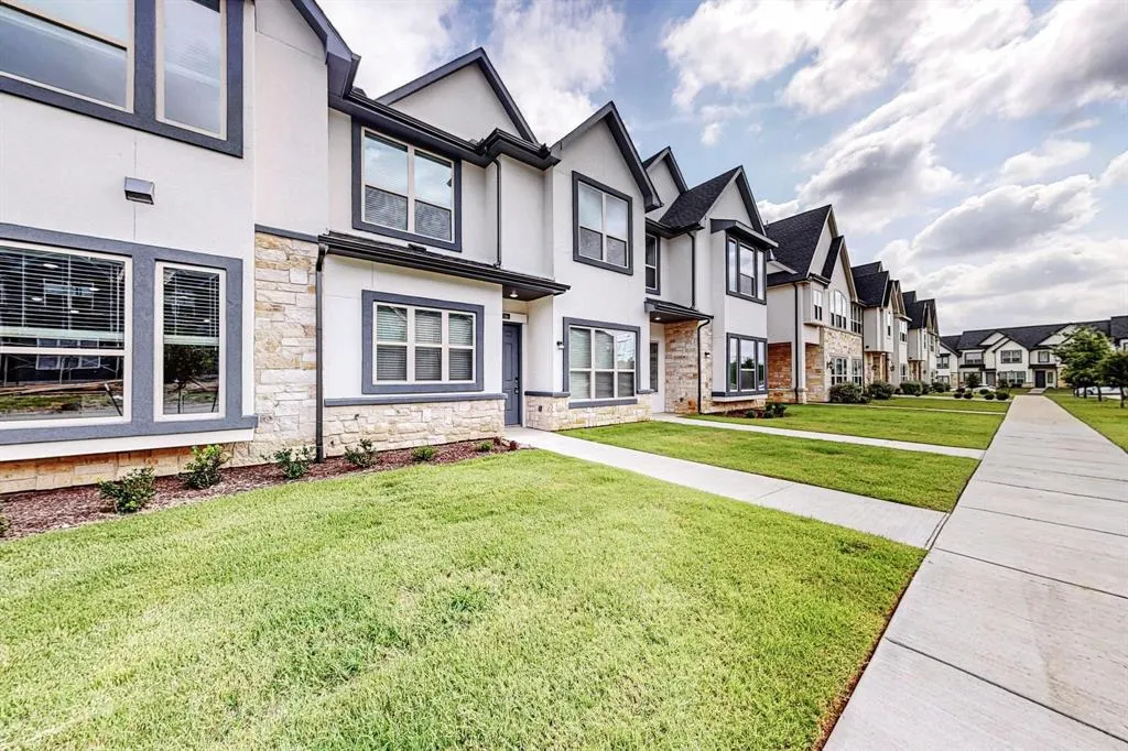 250 Buck Ridge Drive