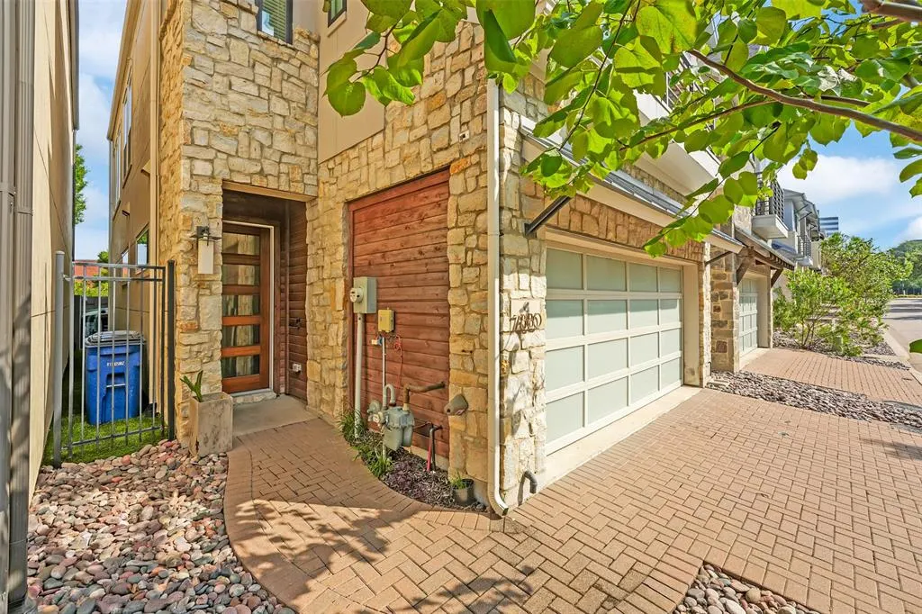 7880 Minglewood Lane