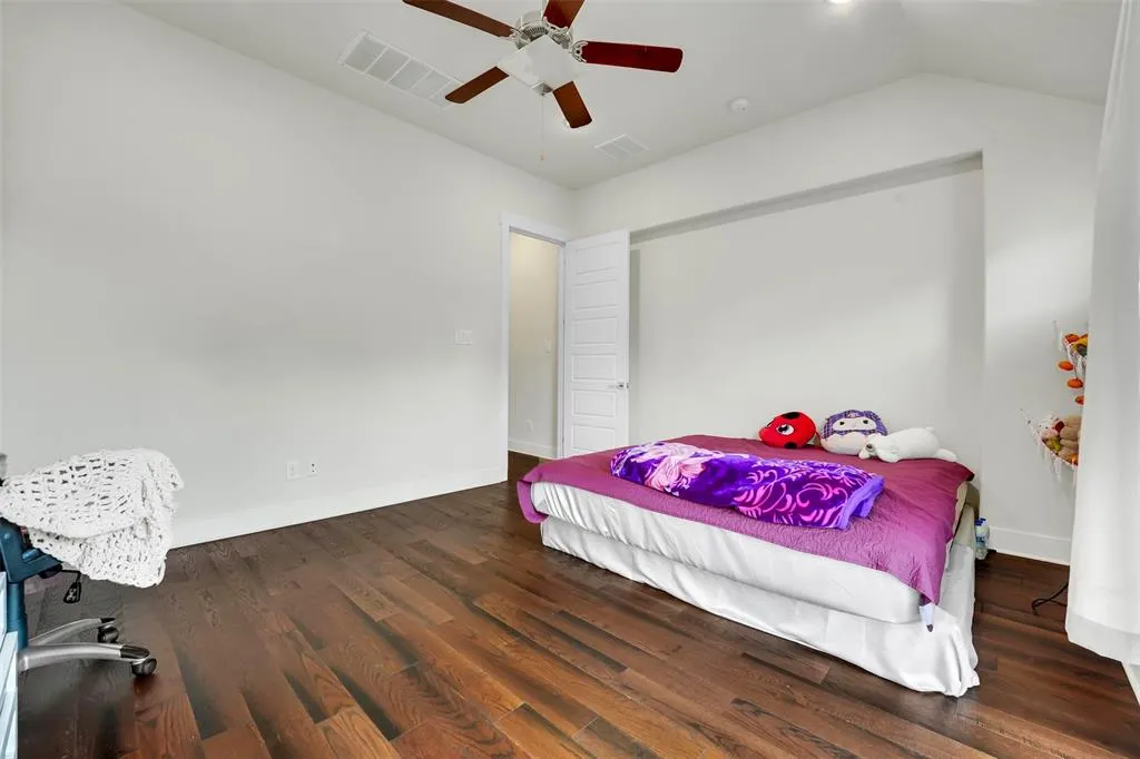7880 Minglewood Lane
