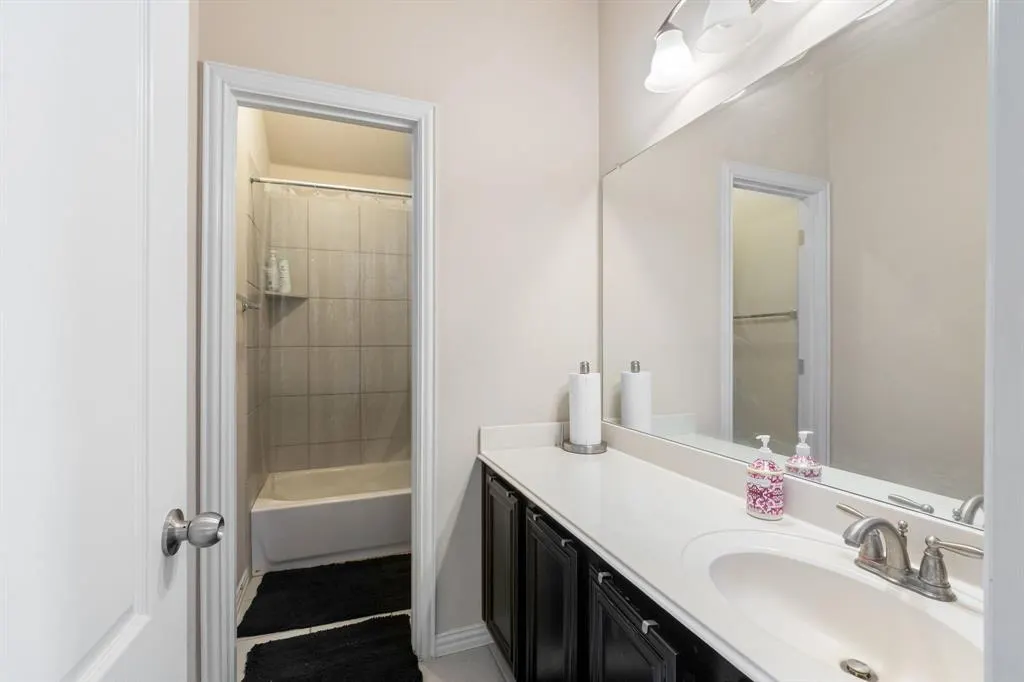 5212 Seashore Lane