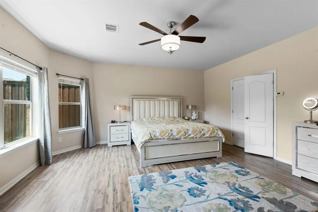 5212 Seashore Lane