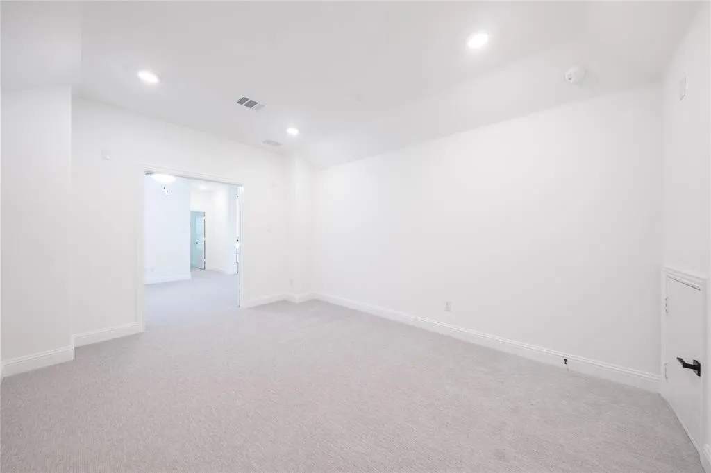 2100 Valencia Drive