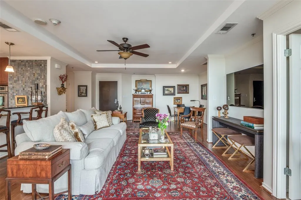 5909 Luther Lane, #1701