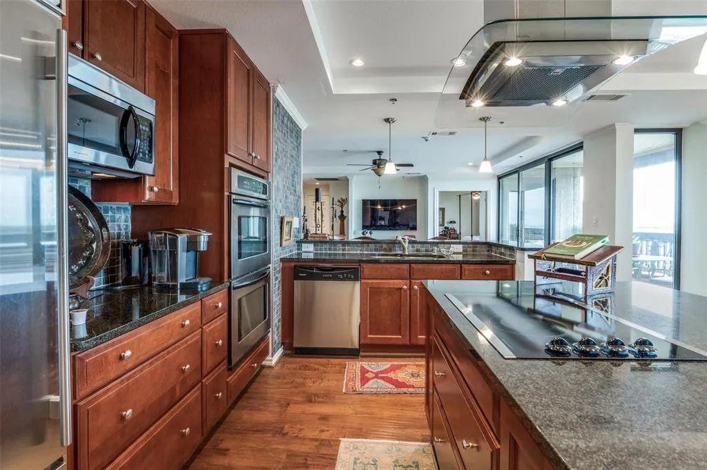 5909 Luther Lane, #1701