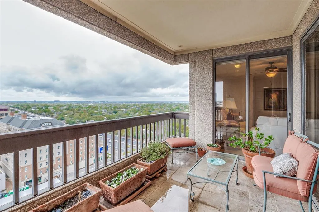 5909 Luther Lane, #1701