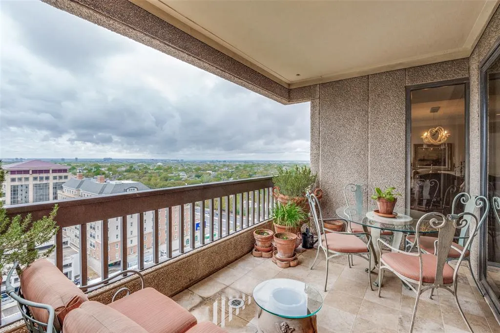 5909 Luther Lane, #1701