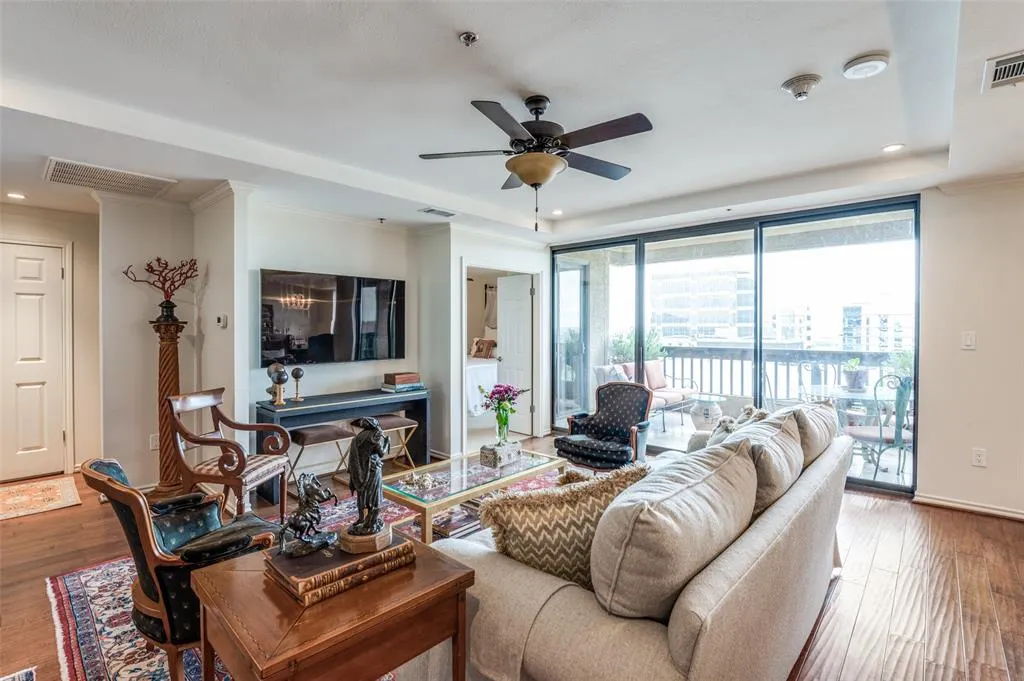 5909 Luther Lane, #1701