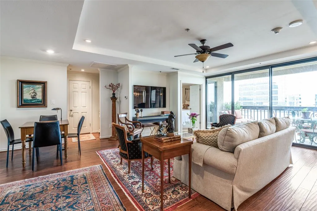 5909 Luther Lane, #1701