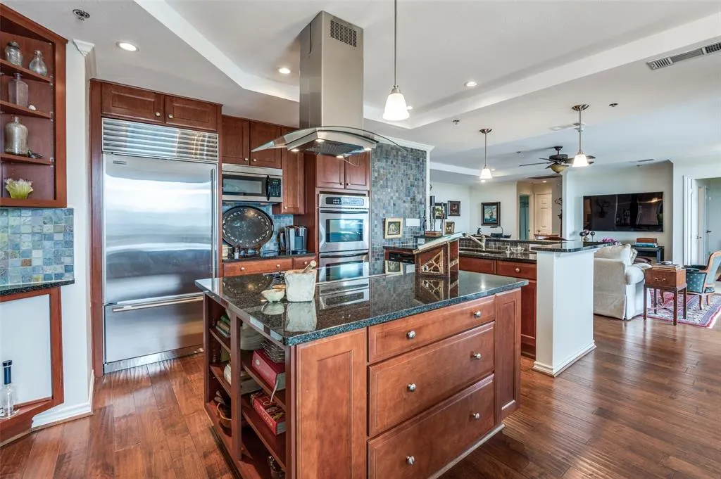 5909 Luther Lane, #1701
