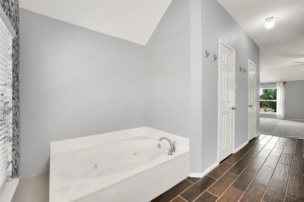 4401 Buena Vista Lane