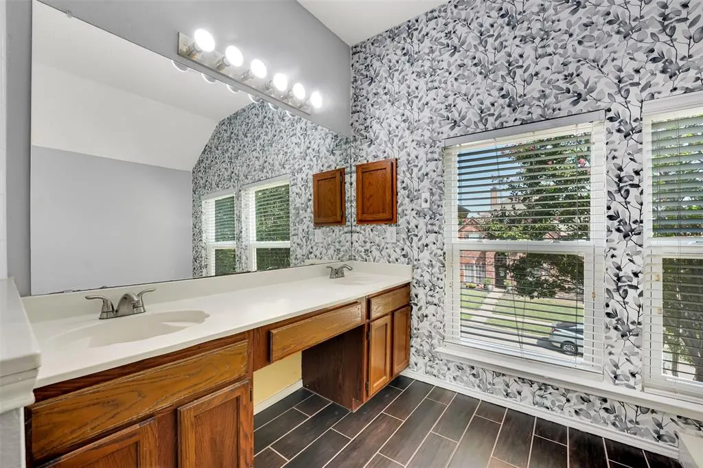 4401 Buena Vista Lane