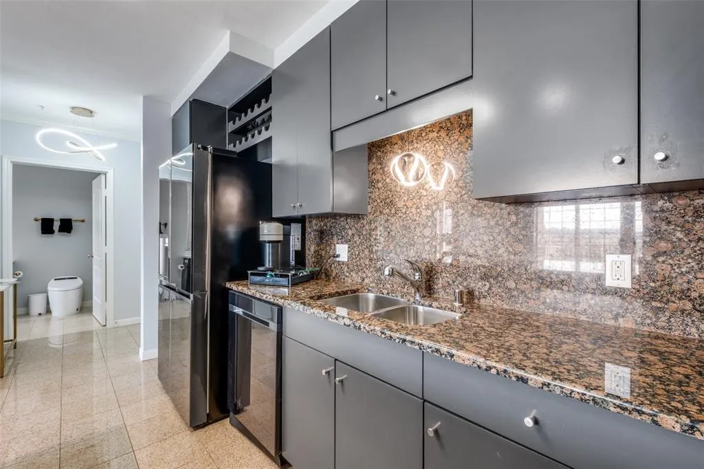 3225 Turtle Creek Boulevard, #1104