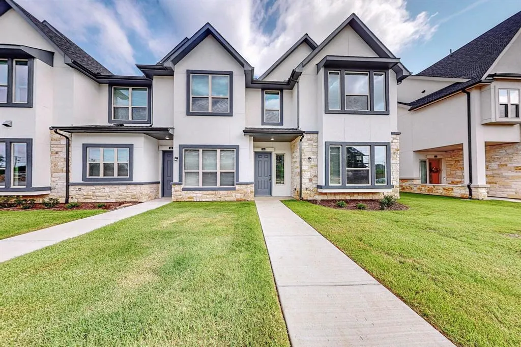 225 Buck Ridge Drive