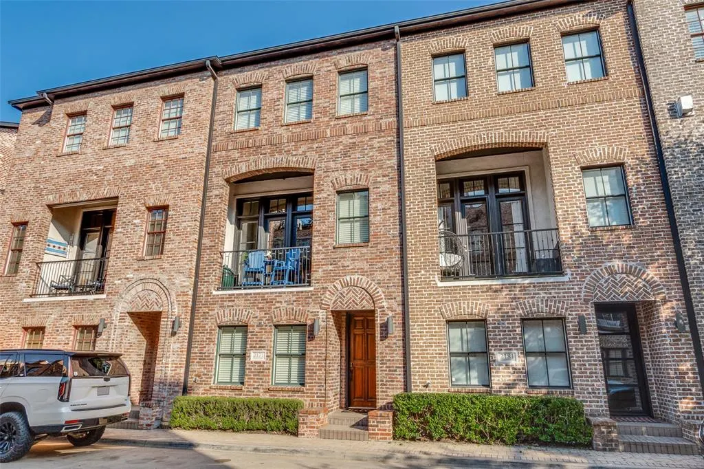 2171 Helsminster Drive