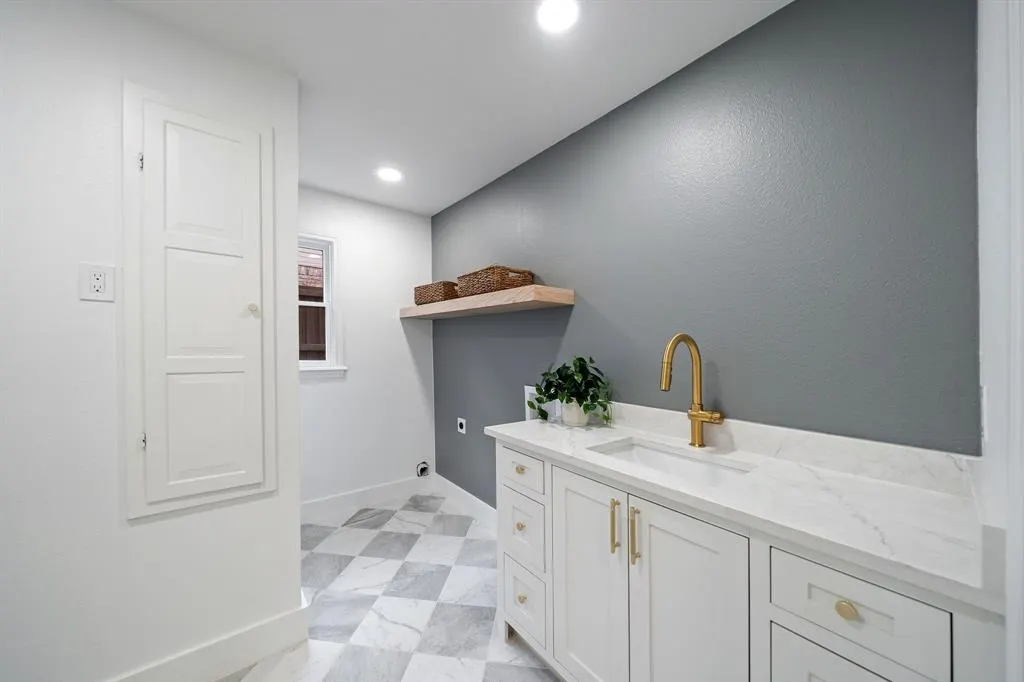 5809 Flintshire Lane