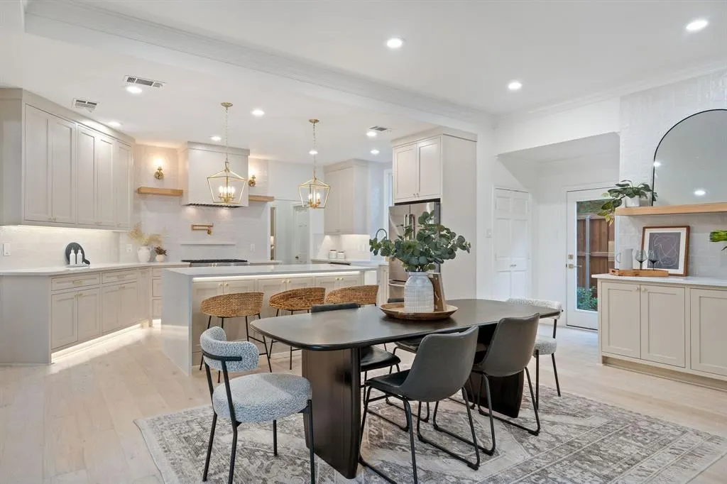 5809 Flintshire Lane