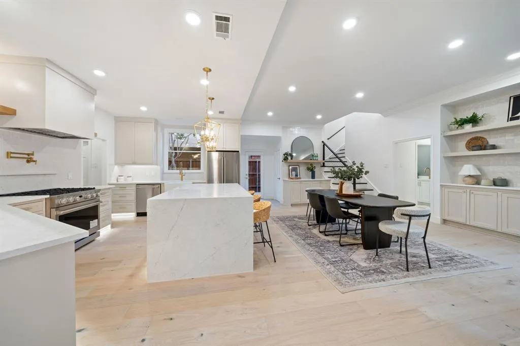 5809 Flintshire Lane