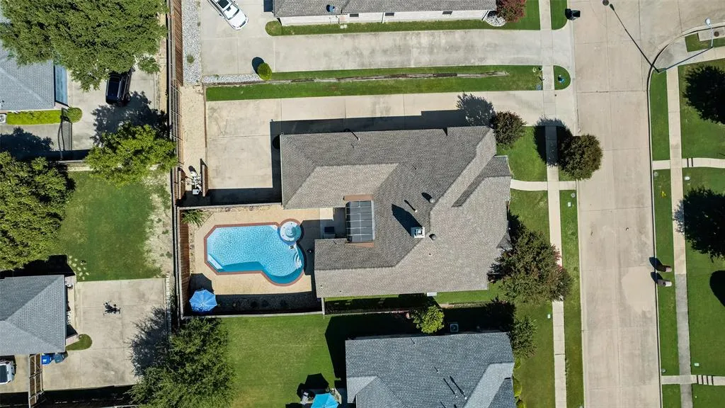 2700 Rochelle Drive