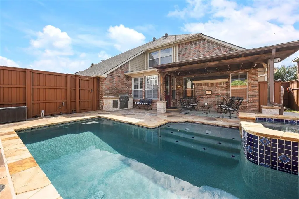 8404 Kobelco Drive