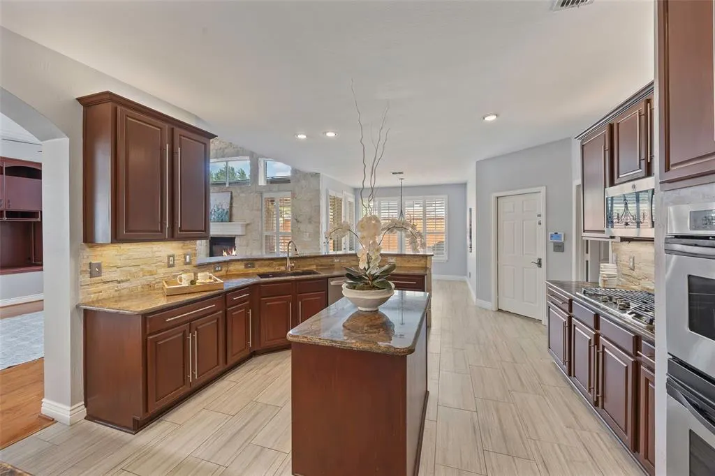 8404 Kobelco Drive