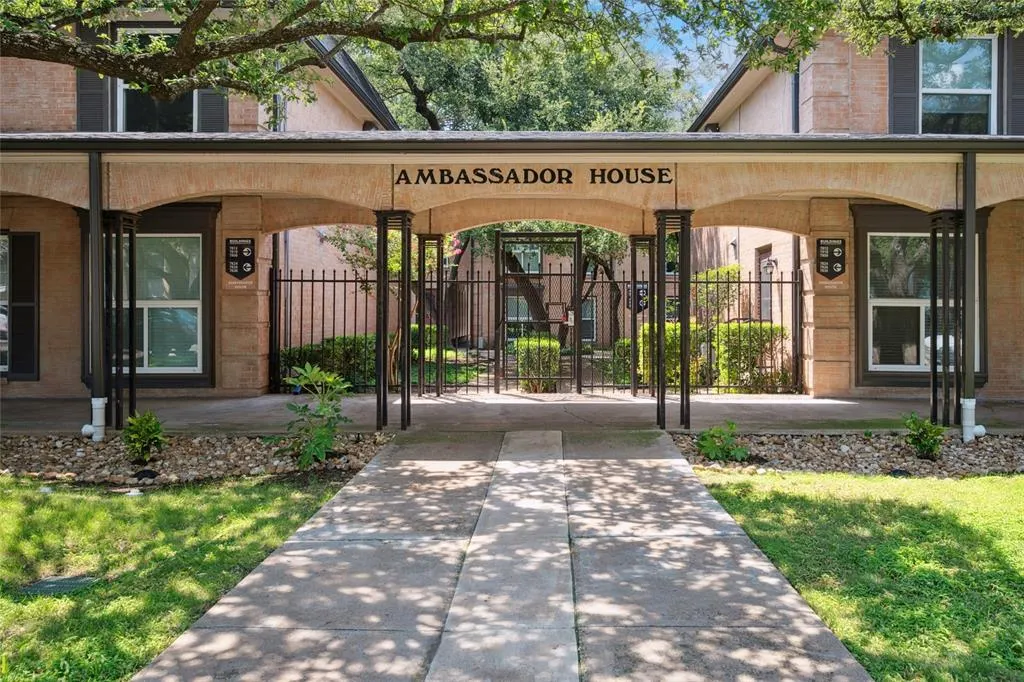 7820 Meadow Park Drive, #214