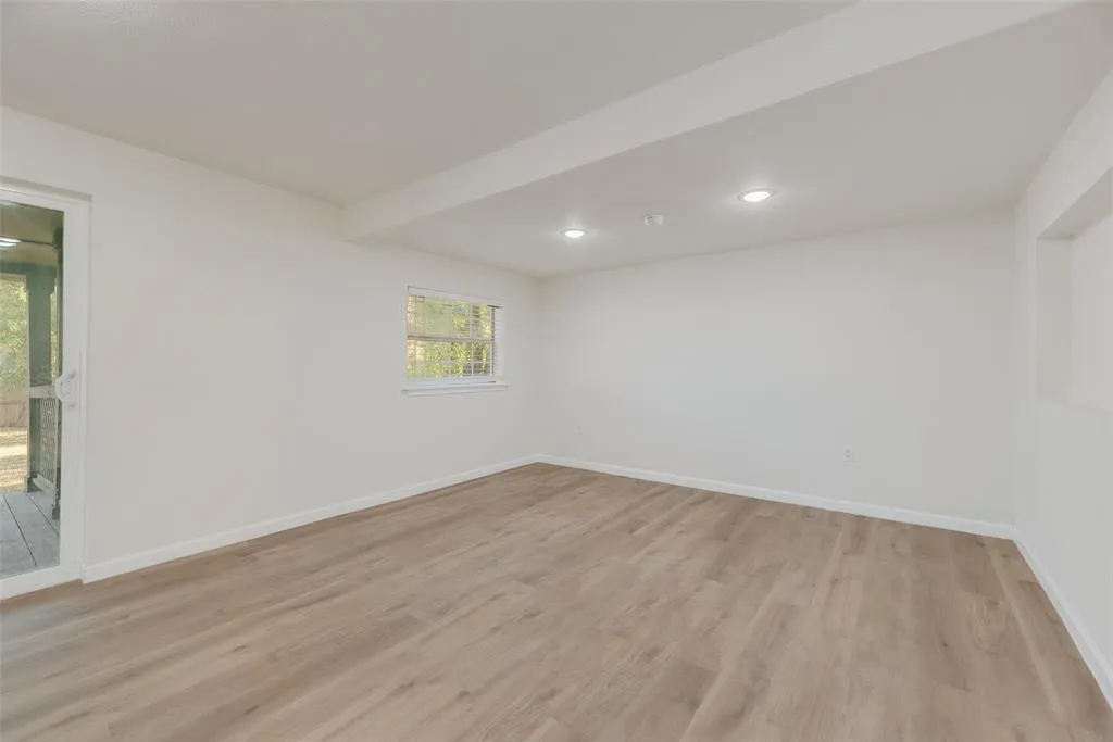 605 Hillside Circle