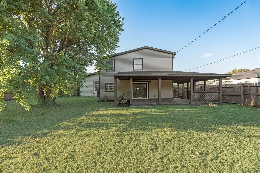 605 Hillside Circle