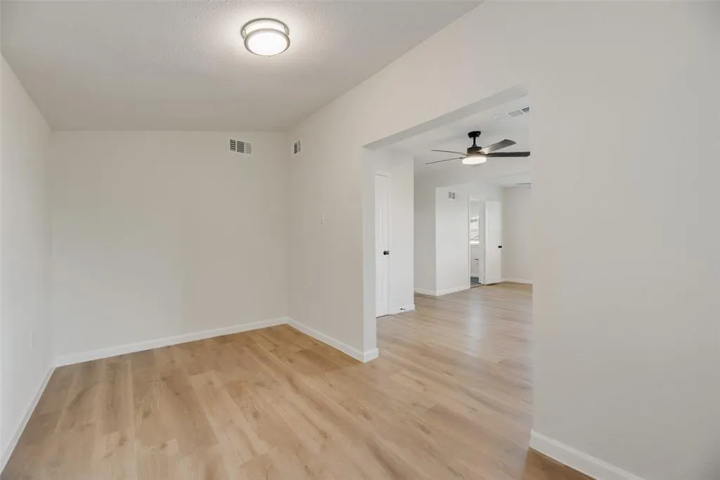 605 Hillside Circle