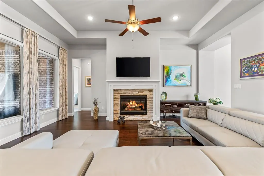 13702 Fernando Road