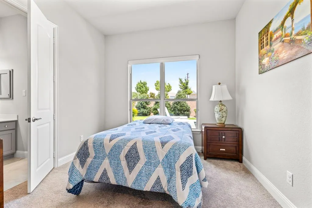 13702 Fernando Road