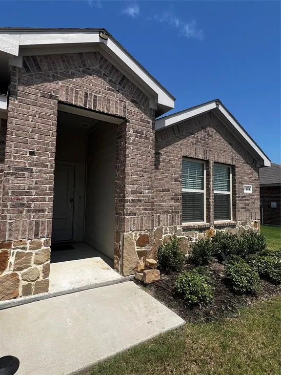 1135 Elijah Way