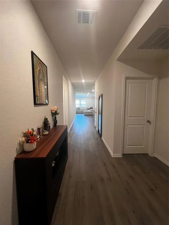 1135 Elijah Way